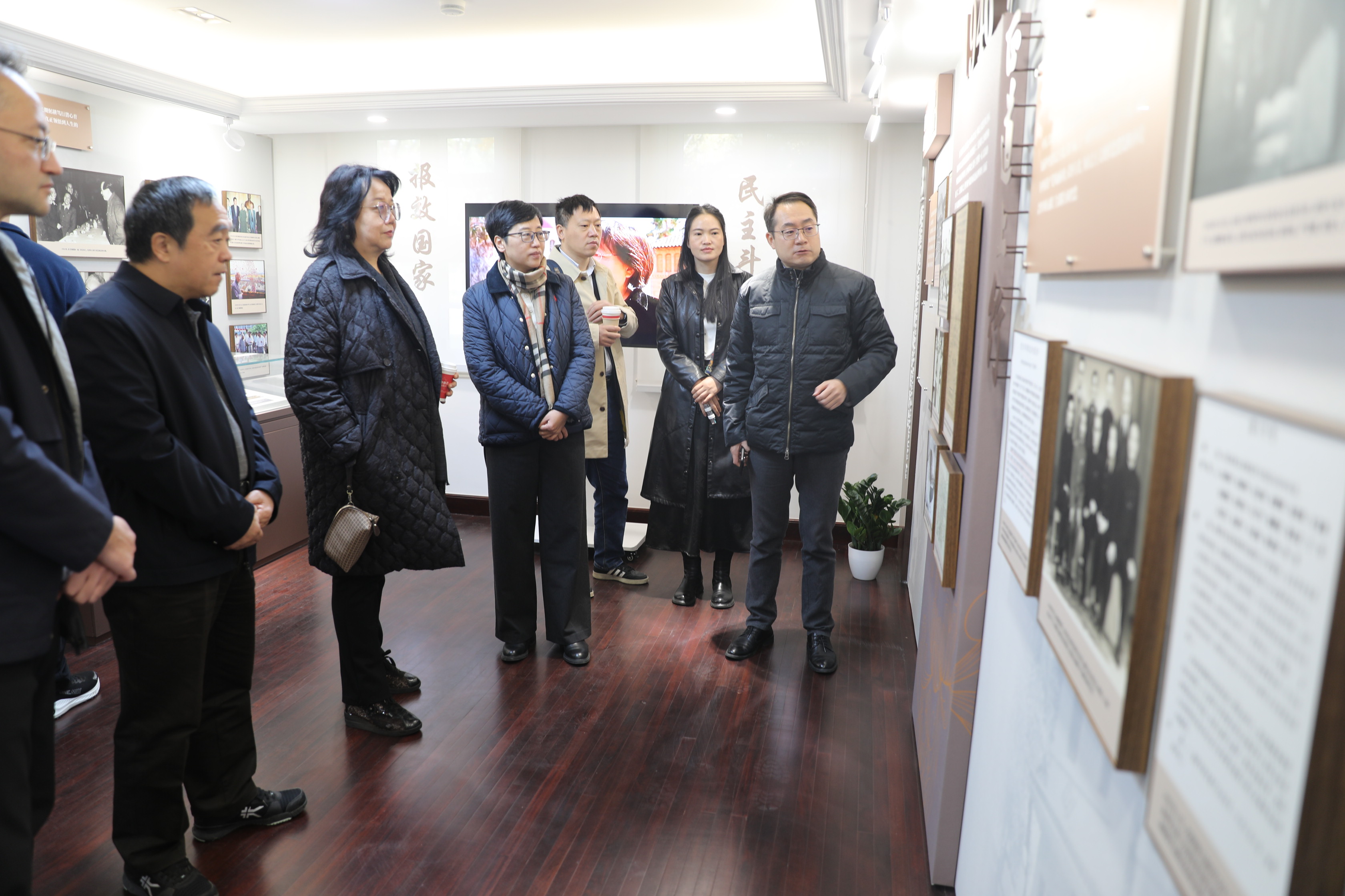 參觀雷潔瓊紀(jì)念館