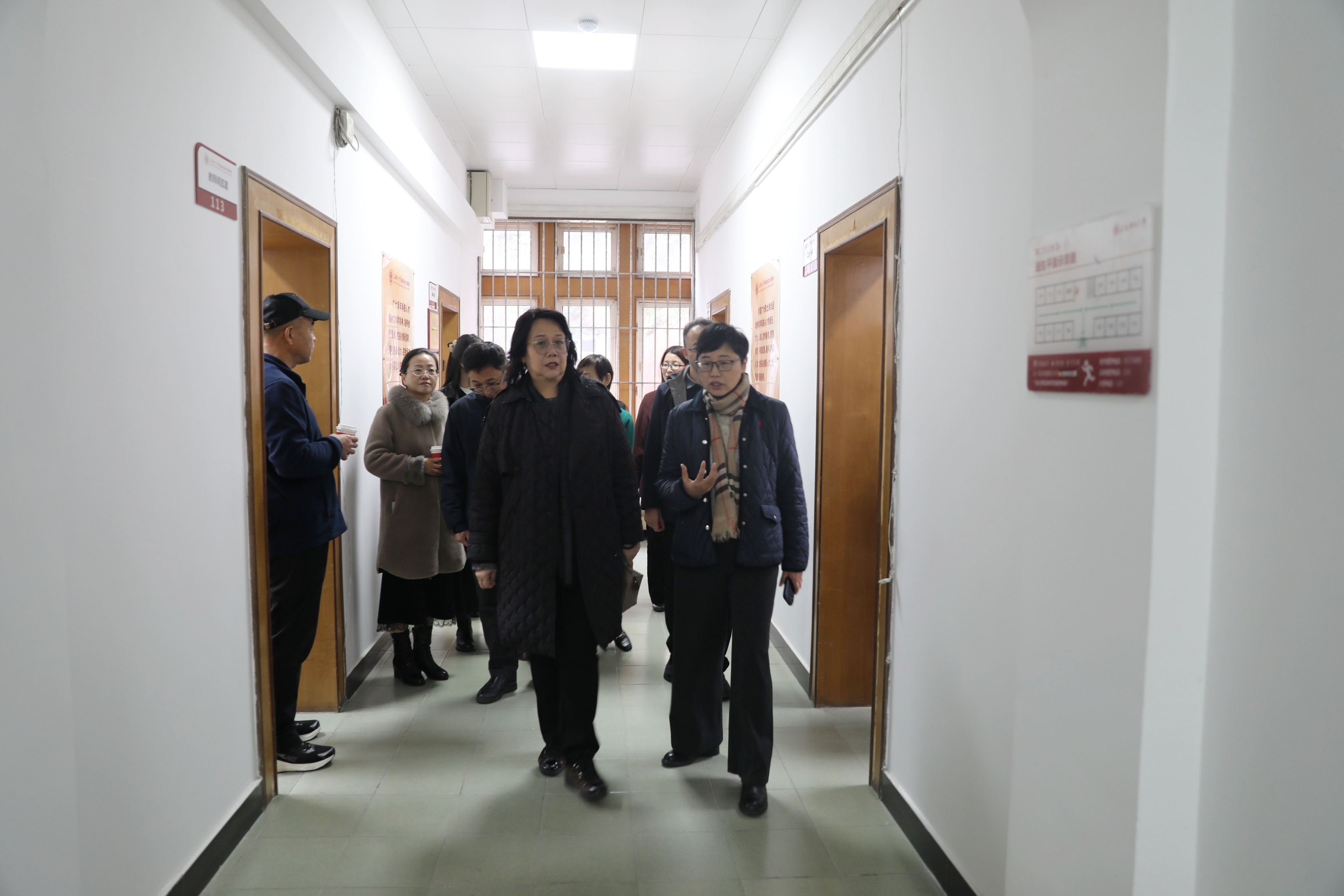 參觀能動(dòng)學(xué)院教工之家