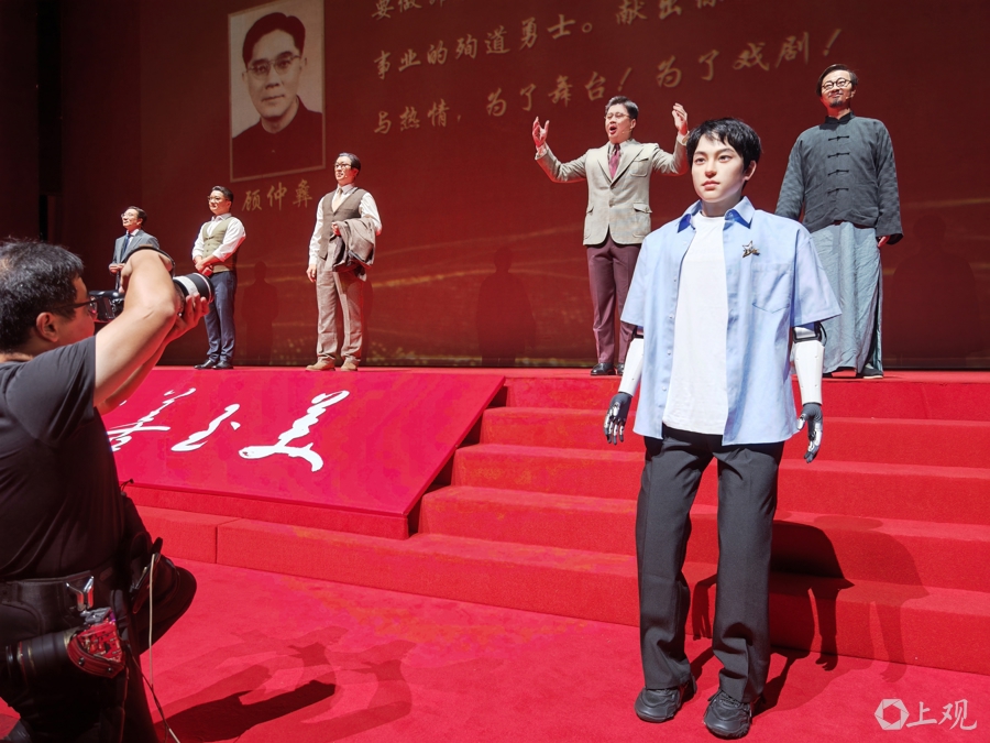 開學(xué)典禮登臺(tái)首秀