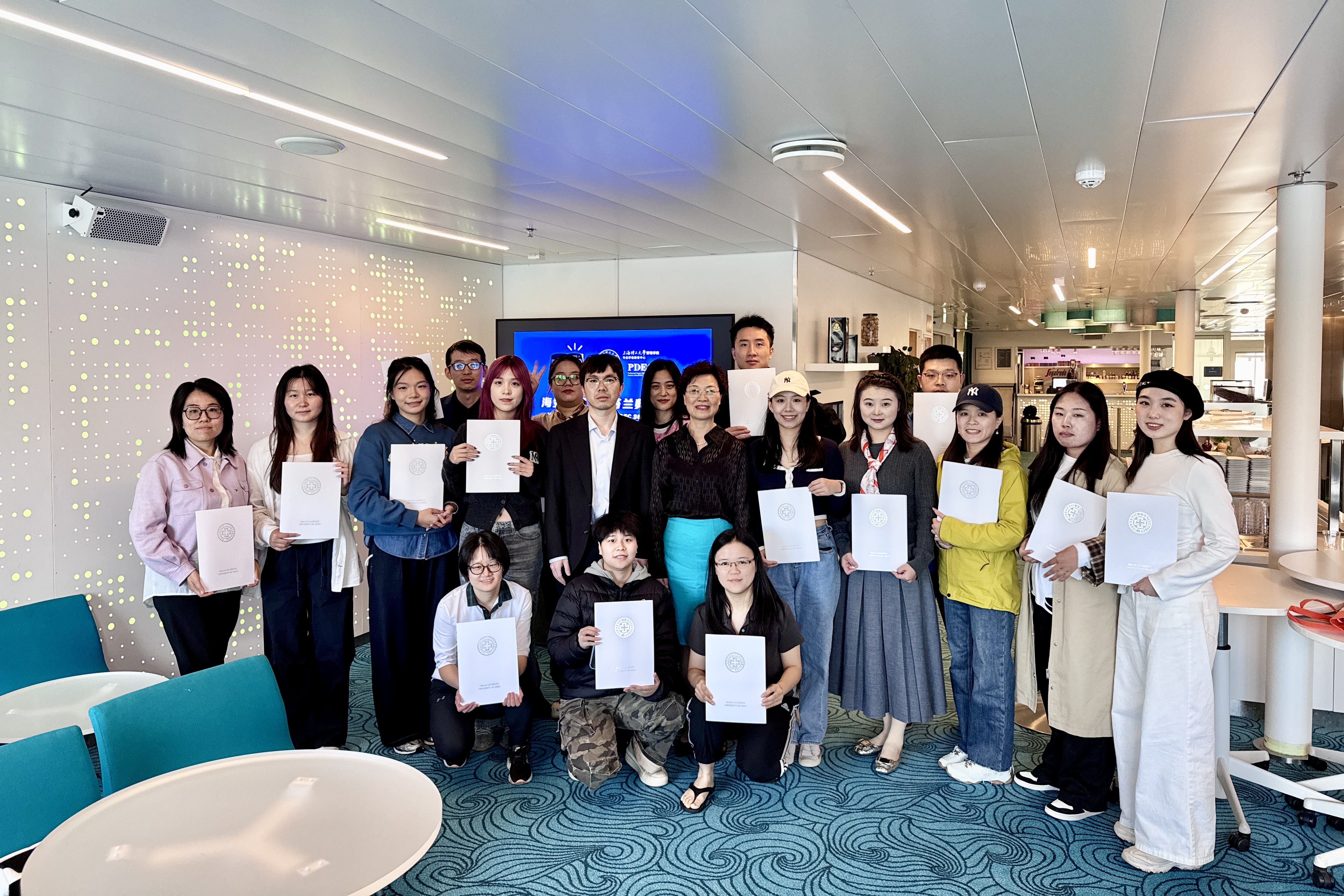 結(jié)業(yè)儀式合影