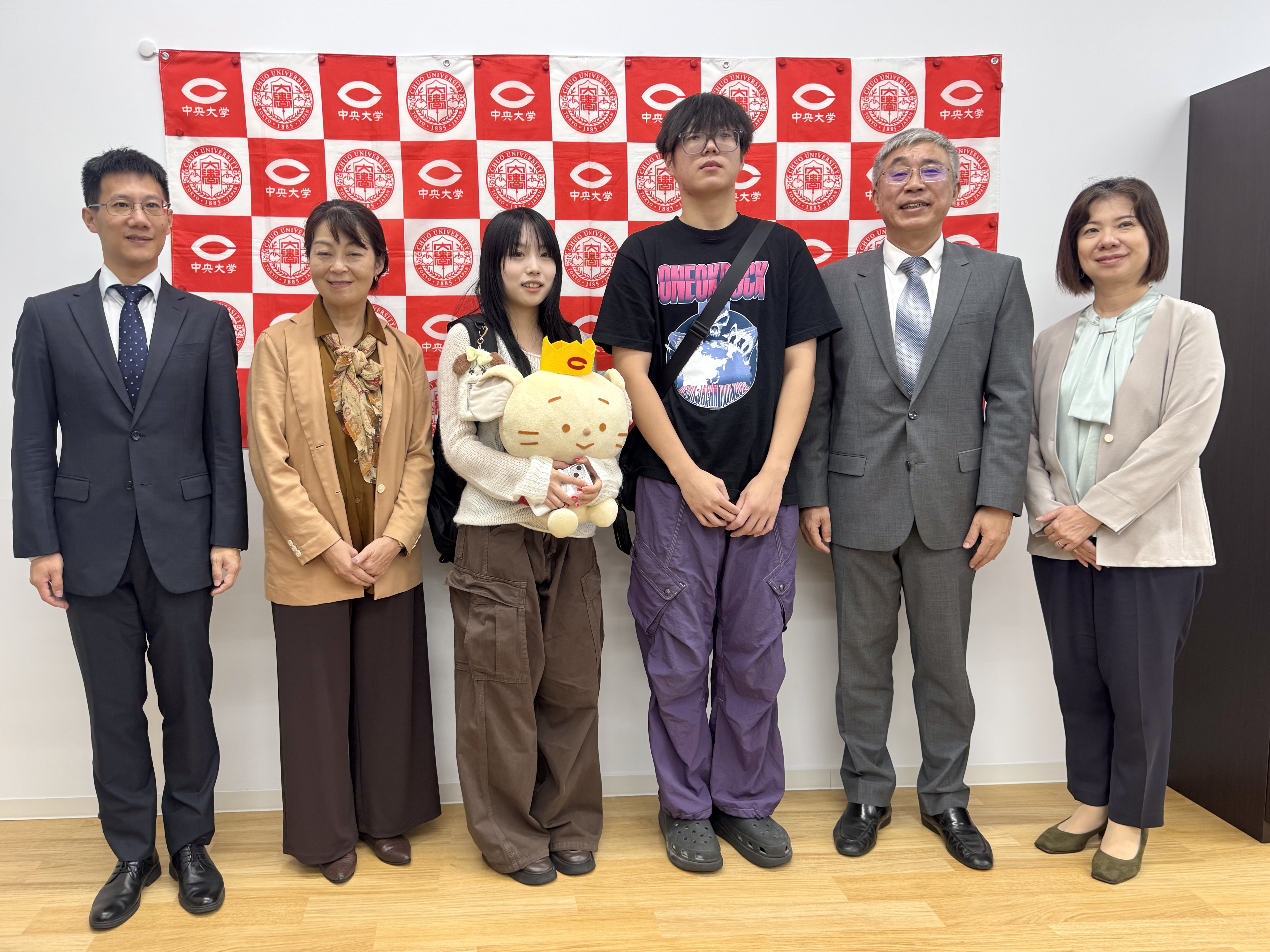 探望我校在中央大學(xué)留學(xué)學(xué)生