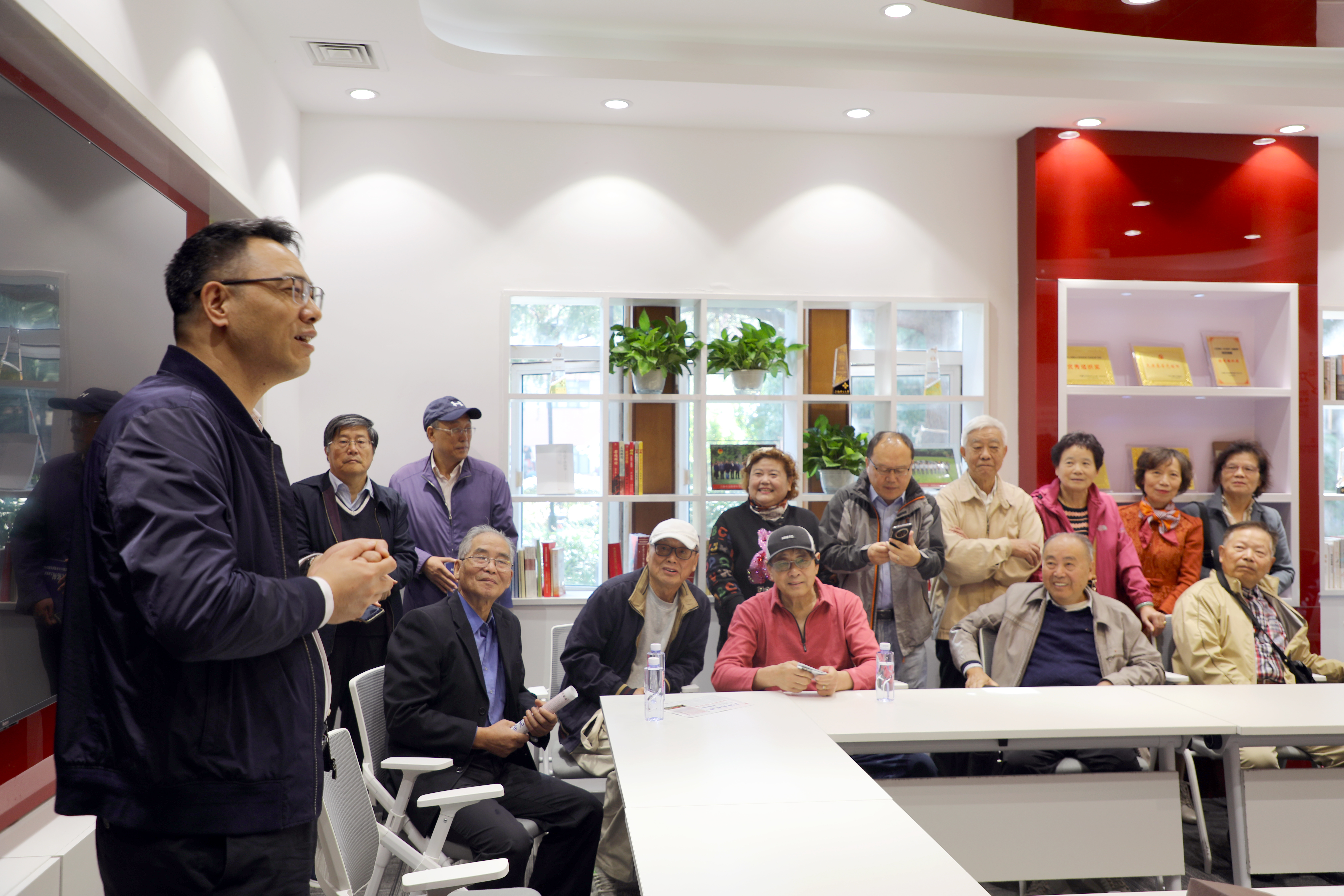 學(xué)院黨委書記謝金平致歡迎辭