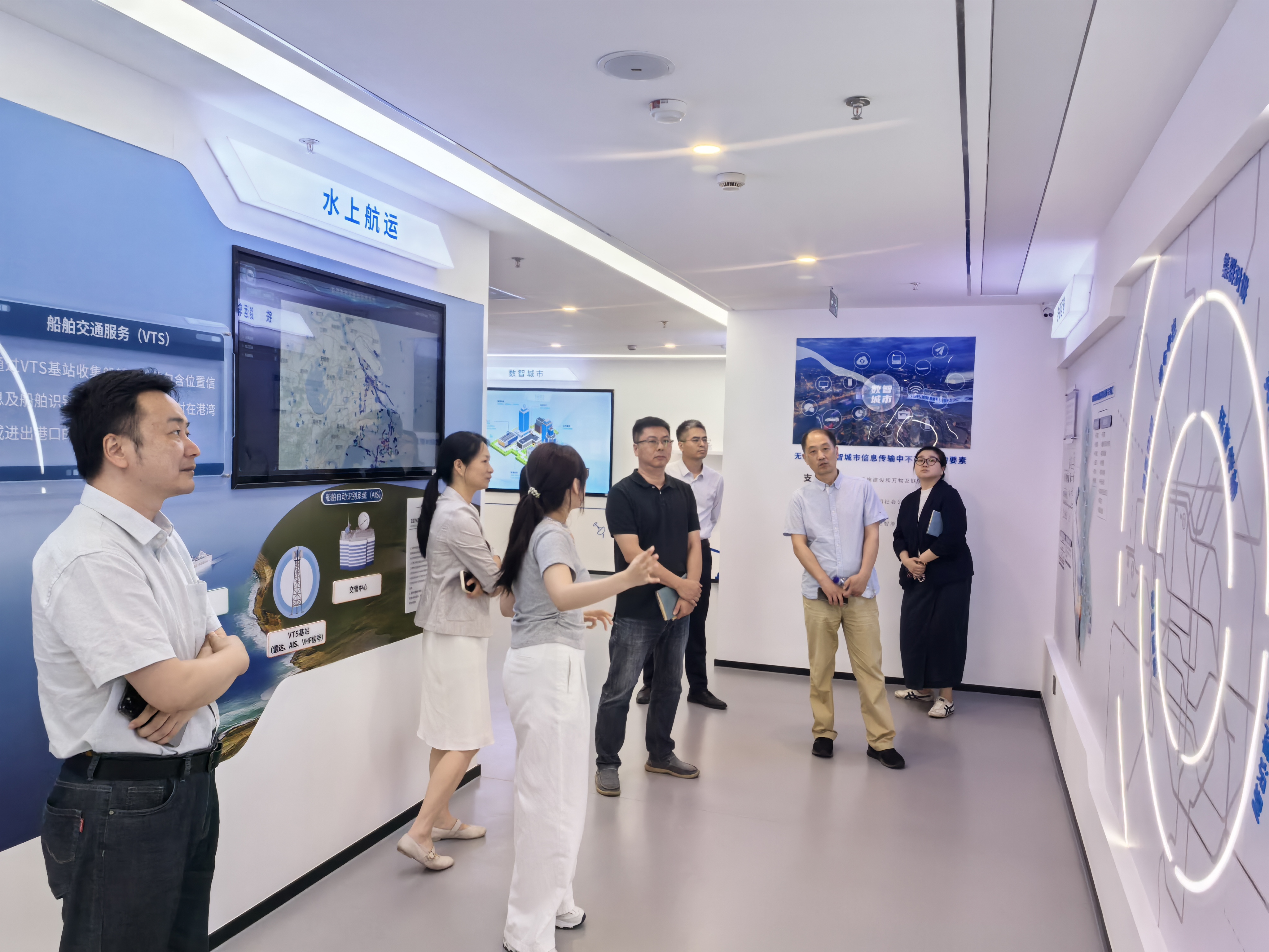 參觀無線電科普館