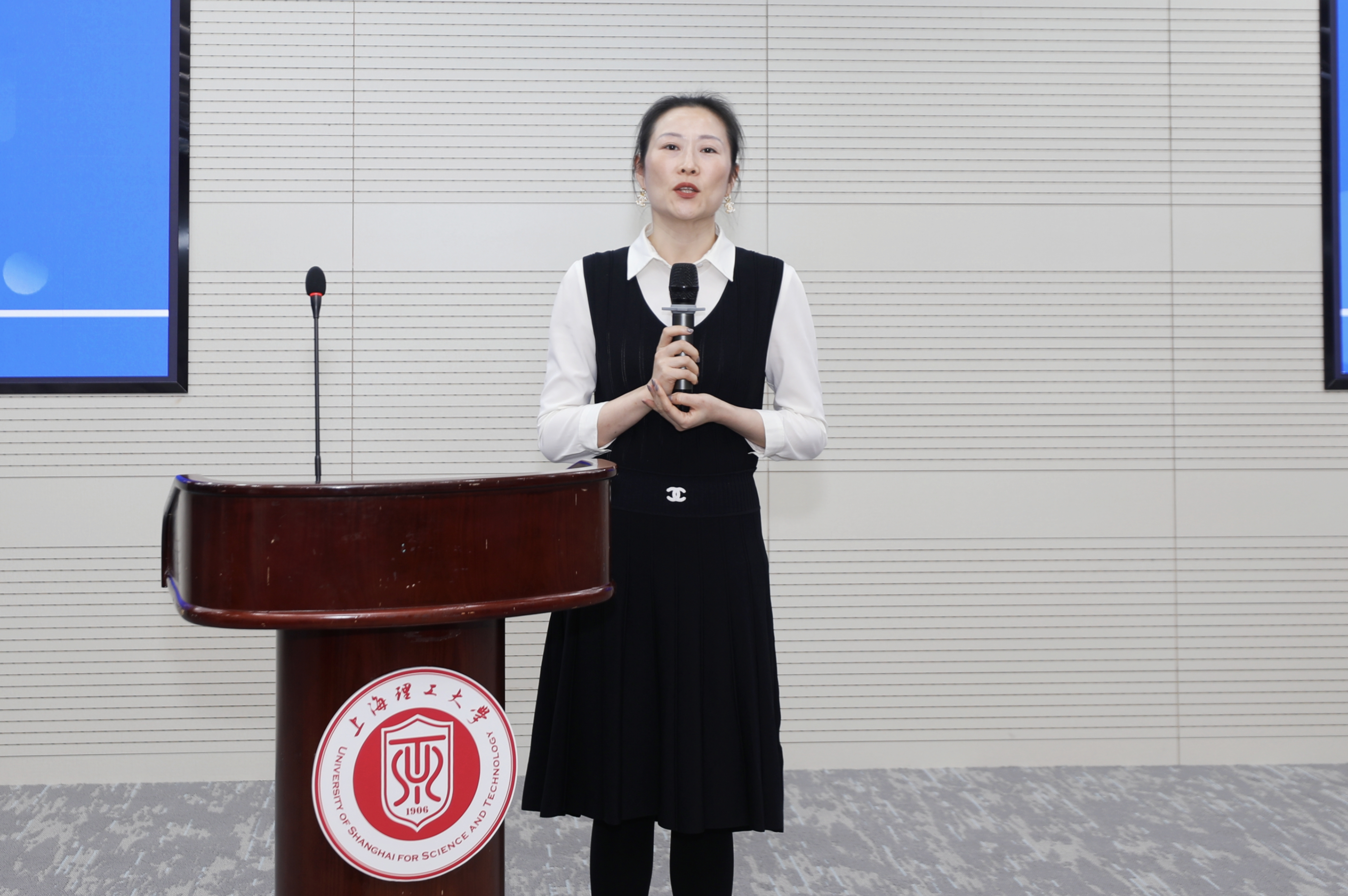 張麗莉作主題交流